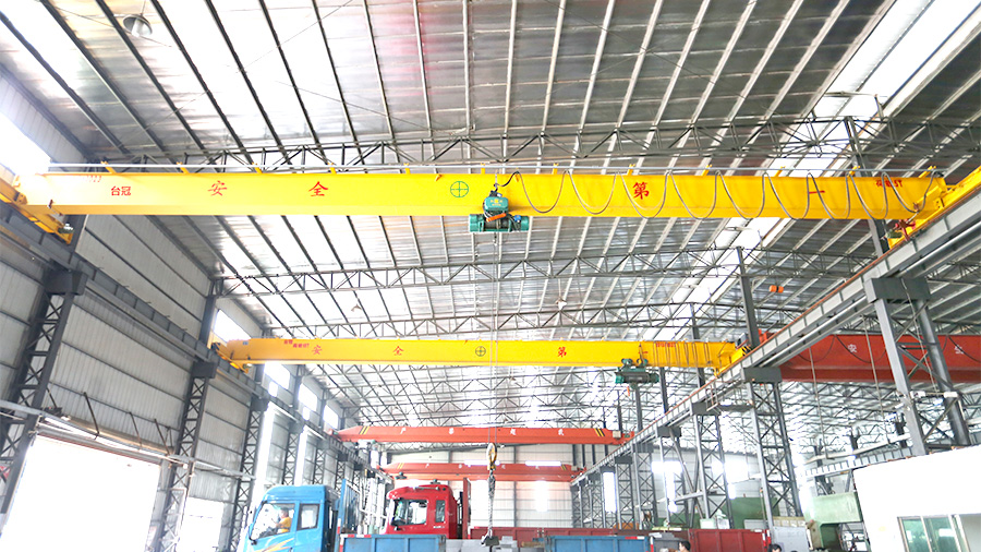 台冠-铝合金轨道双梁起重机在新能源行业应用 台冠-铝合金轨道双梁起重机在新能源行业应用