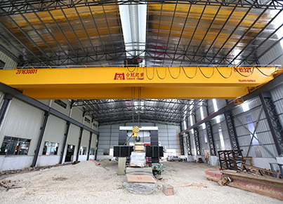 双梁起重机(32t) 双梁起重机(32t)