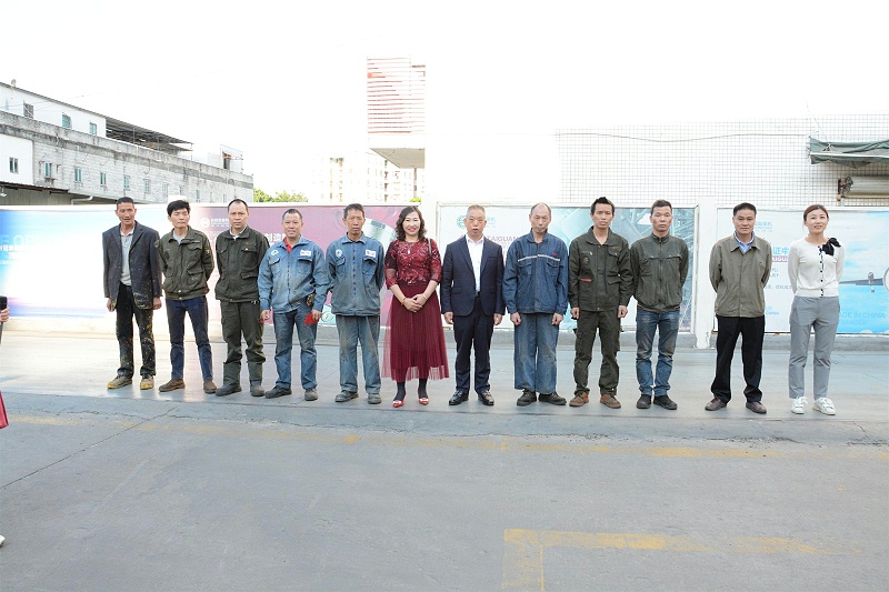 受奖励人员合影留念 受奖励人员合影留念