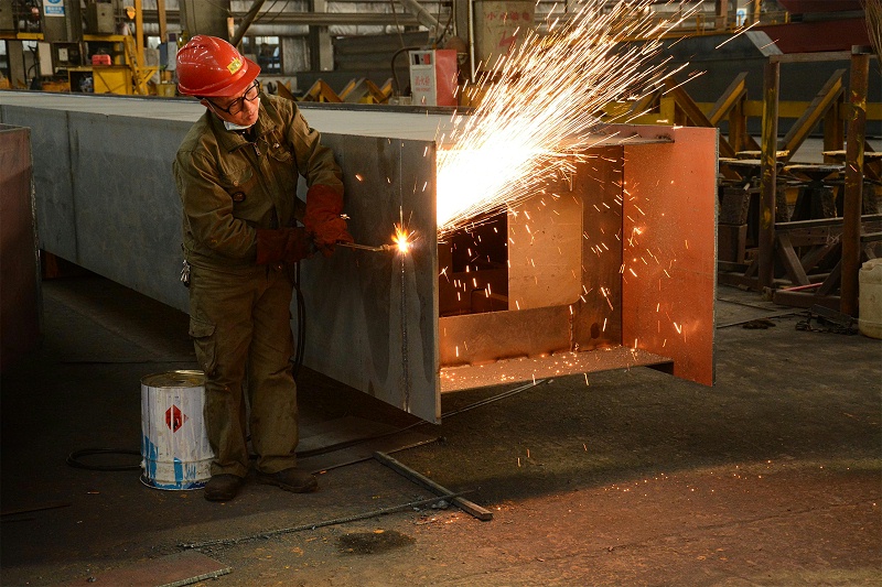 车间焊工作业场景 车间焊工作业场景